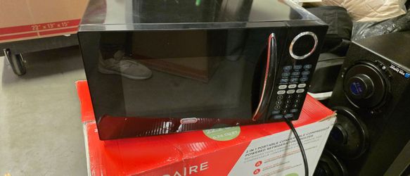 Sunbeam Black Countertop Microwave