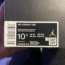 Air Jordan 1 Mids