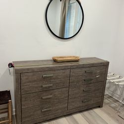 Bedroom 6 Drawer Dresser