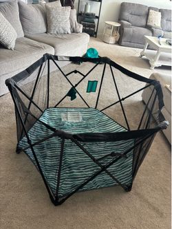 Play pen