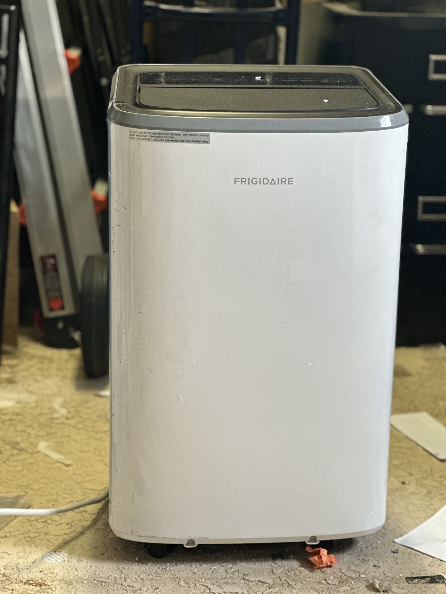 FRIGIDAIRE - PORTABLE AIR CONDITIONER BTU8K - CAPCITY 350 SQ FT.   - MODEL #H-8649 - WORKS PERFECT & IN GREAT CONDITION. 