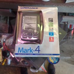 Fish Finder Lowrance