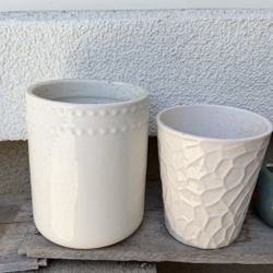 Ceramic pots × 2