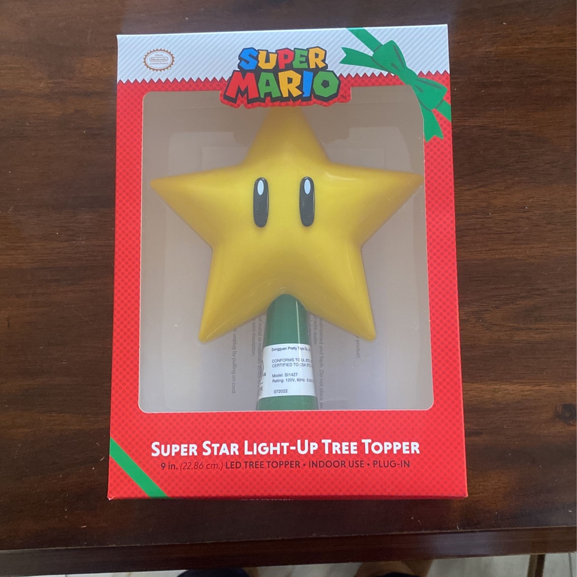 Nintendo Super Mario Super Star Light-Up Tree Topper