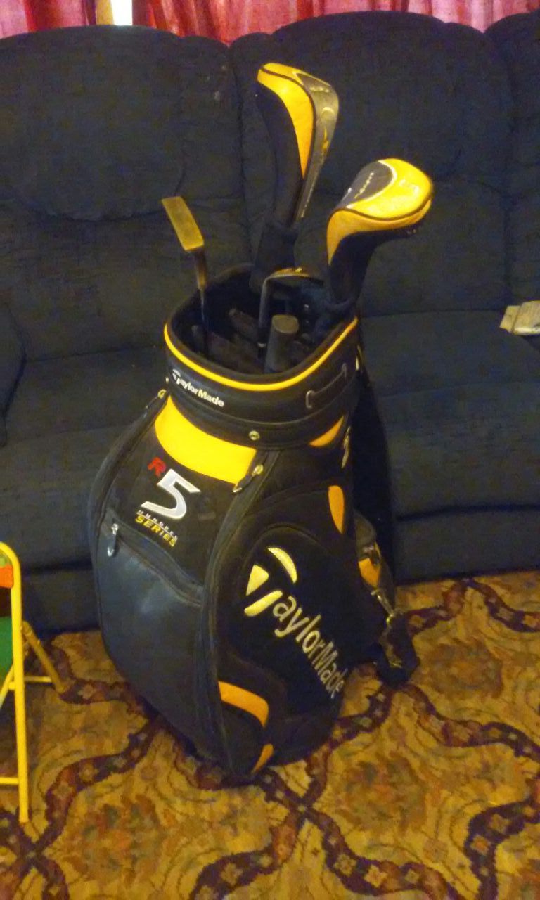 Very nice leather TaylorMade golf bag R500 series