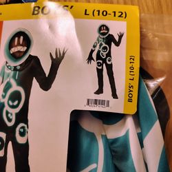 Boys Fortnite Grimev  Custom  L (10-12) $20