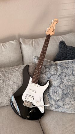 Yamaha PAC012 Electric Guitar Black