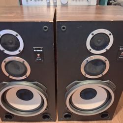Vintage Fisher  Speakers  ST-915