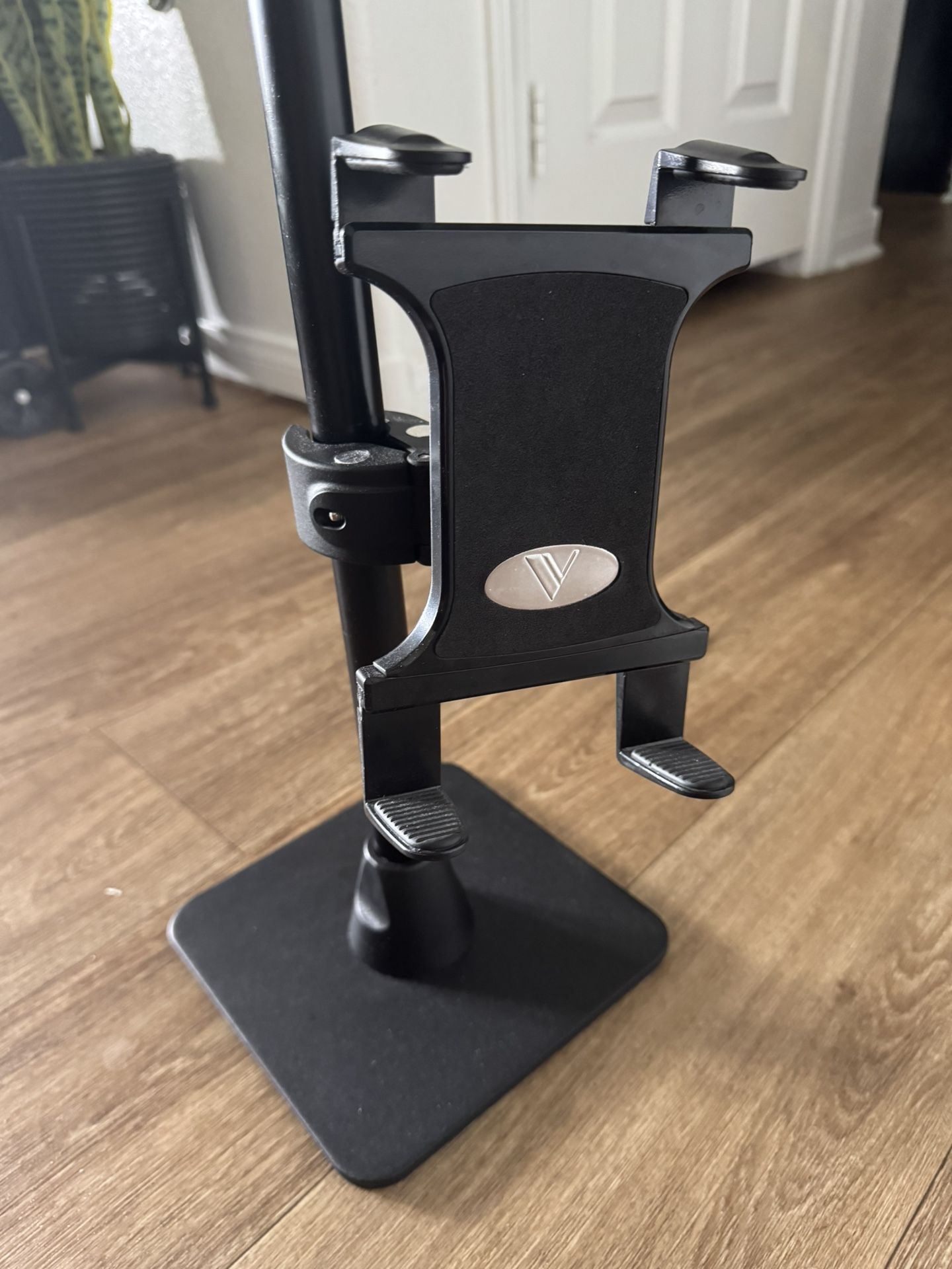 Vbeautypure Phone & iPad Stand