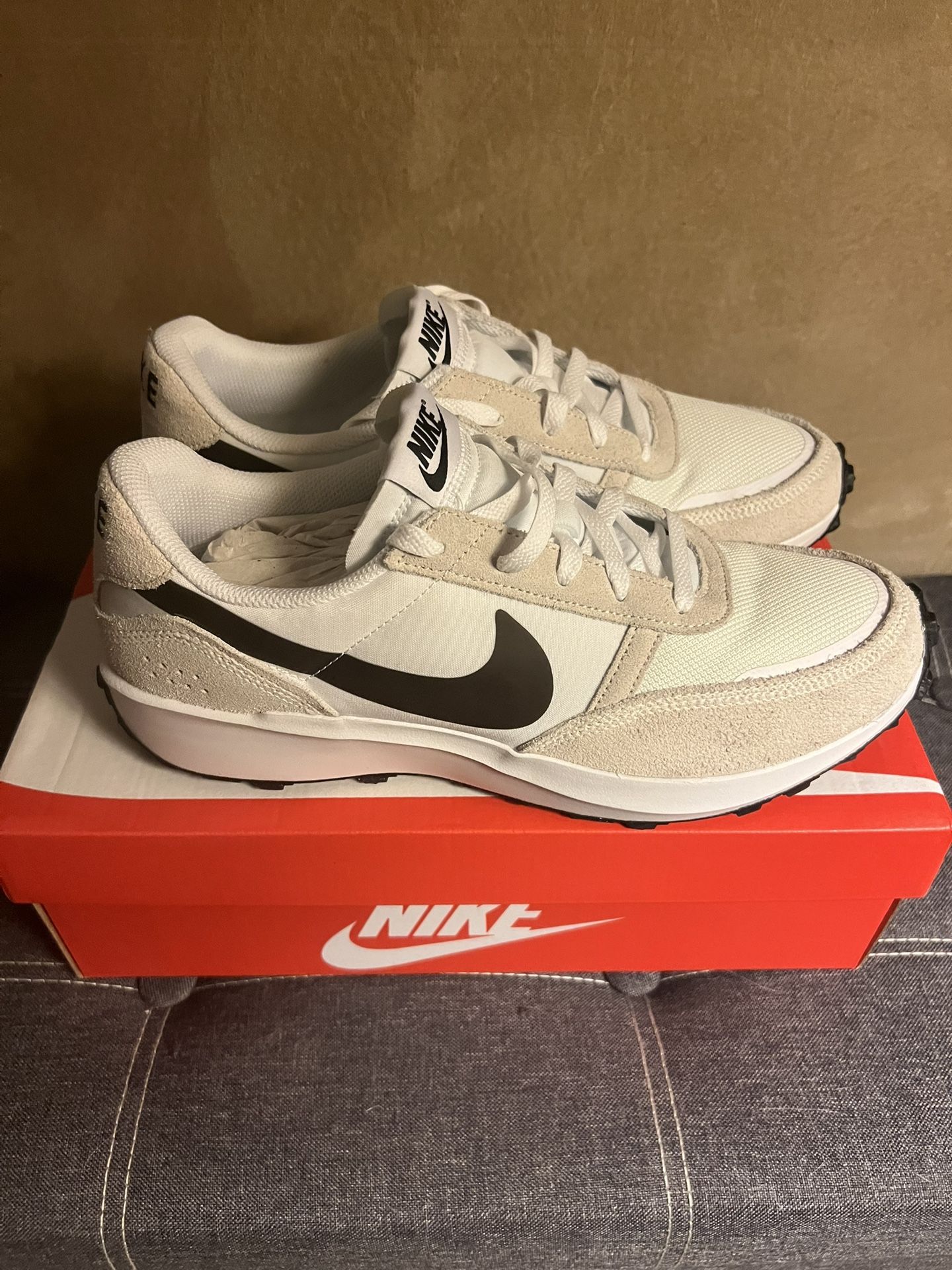 Nike Men’s Waffle shoe, NEW, Size 10