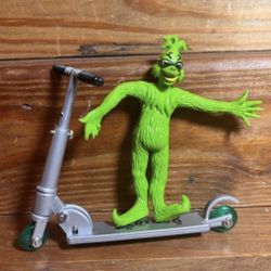 THE GRINCH ACTION FIGURE EXTREME SUPER SCOOT W/ BENDABLE FIGURE & SCOOTER 2000