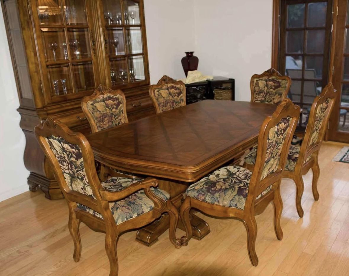 Ethan Allen Tuscany Verona Dining Set- Inlaid Wood Table, 6 chairs, Cabinet plus  Hutch with Lights