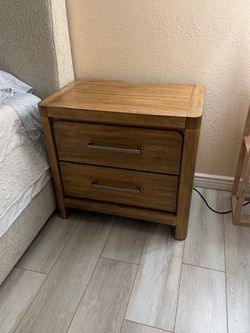 Ashley Furniture Cabalynn 29" 2 Drawer Charging Nightstand