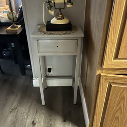 Small Stand 
