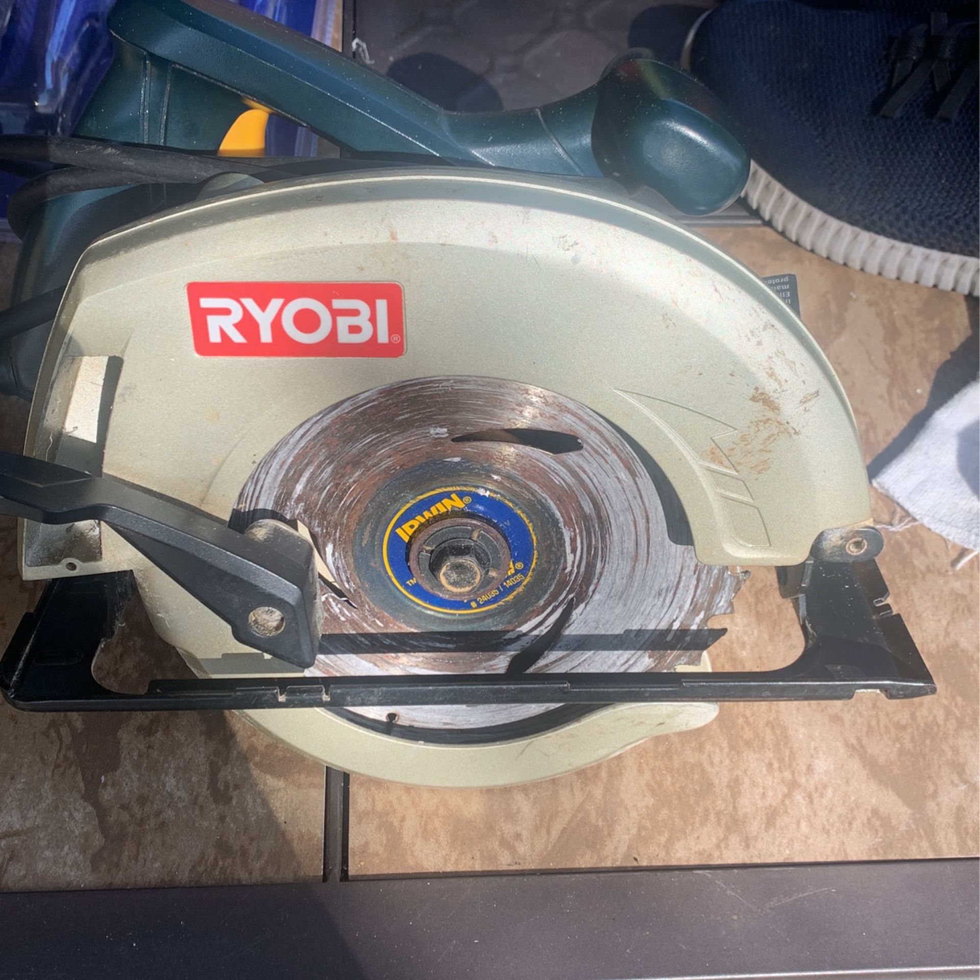 RYOBI Electric Saw