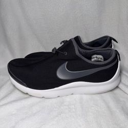 Nike Men’s Aptare Essential Black/Anthracite/White Size 14