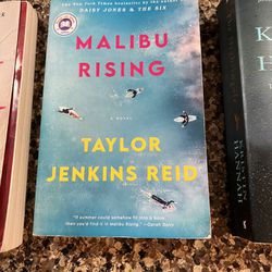 Malibu Rising - Paperback