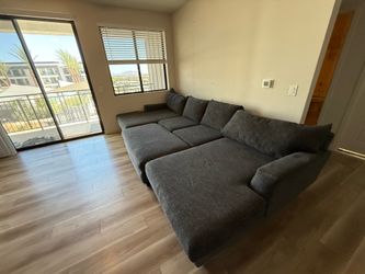 Free Couch **pending p/u**