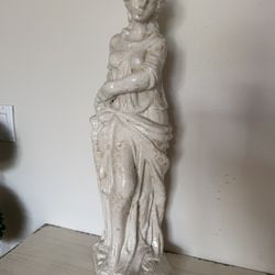 Decorative Vintage Style Statue – Classical Female Figure