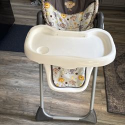 The Baby Trend Sit-Right High Chair