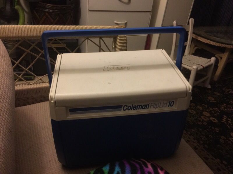 Coleman fliplid 10, vintage cooler.