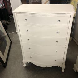 Bassett 4 Drawer Dresser 