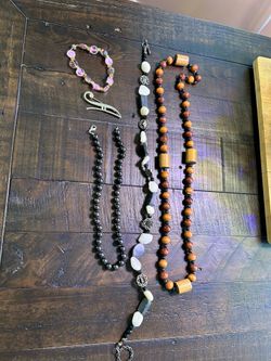 Assorted jewelry