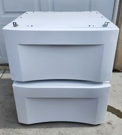 Like NEW - 2  FrigidAire 16" DRAWER Pedestals For Washer And Dryer