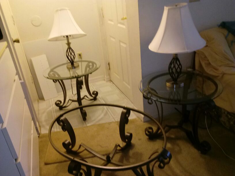 End and coffee tables