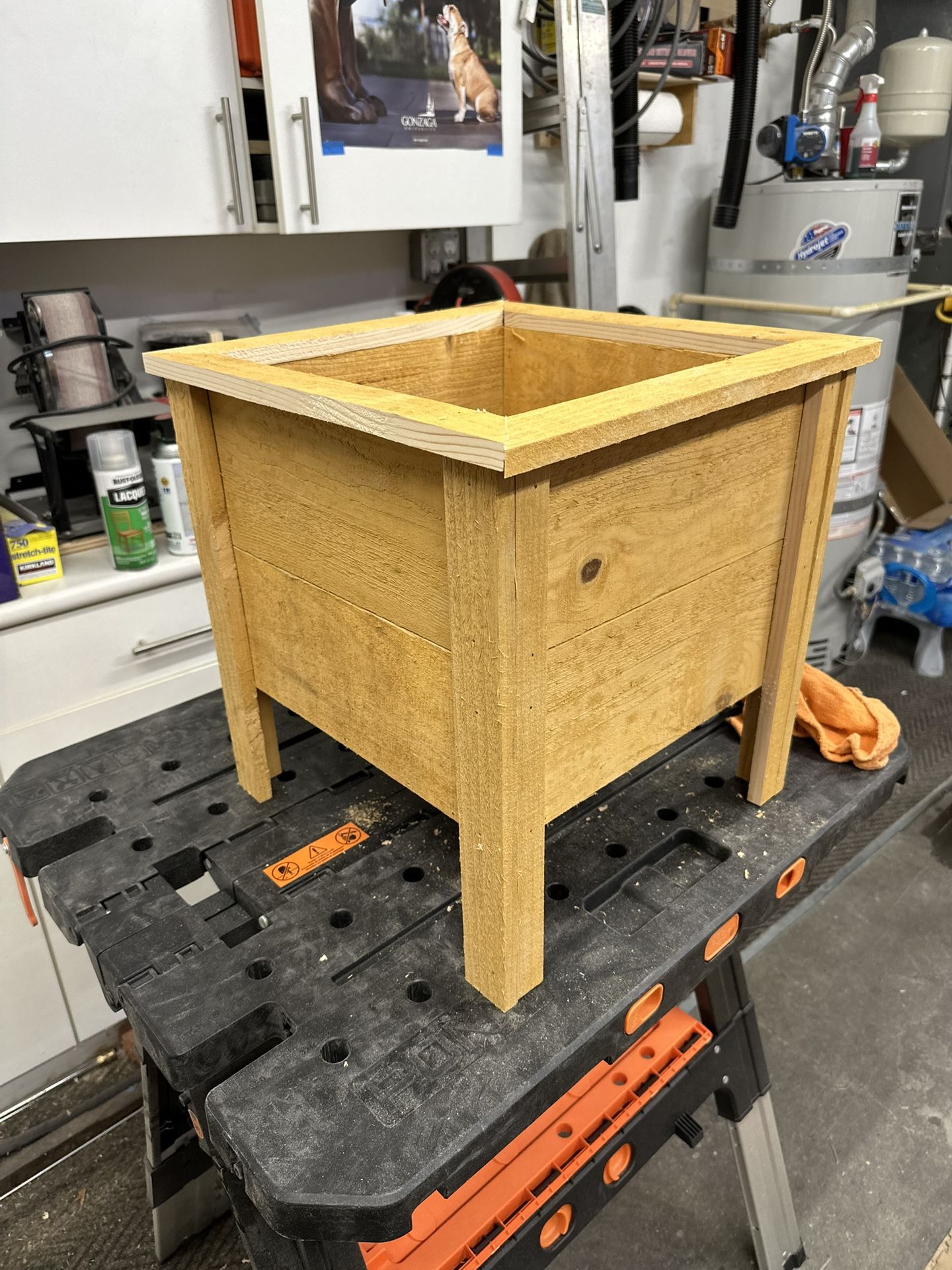 Cedar Flower Pot (16”x16”)