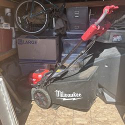 Milwaukee Lawn Mower 