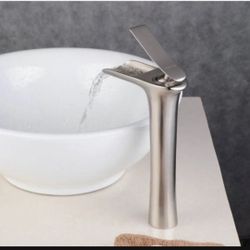 BATHROOM FAUCET 