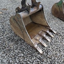 24" Kubota Mini Excavator Bucket 