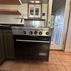Viking stove . pick up only