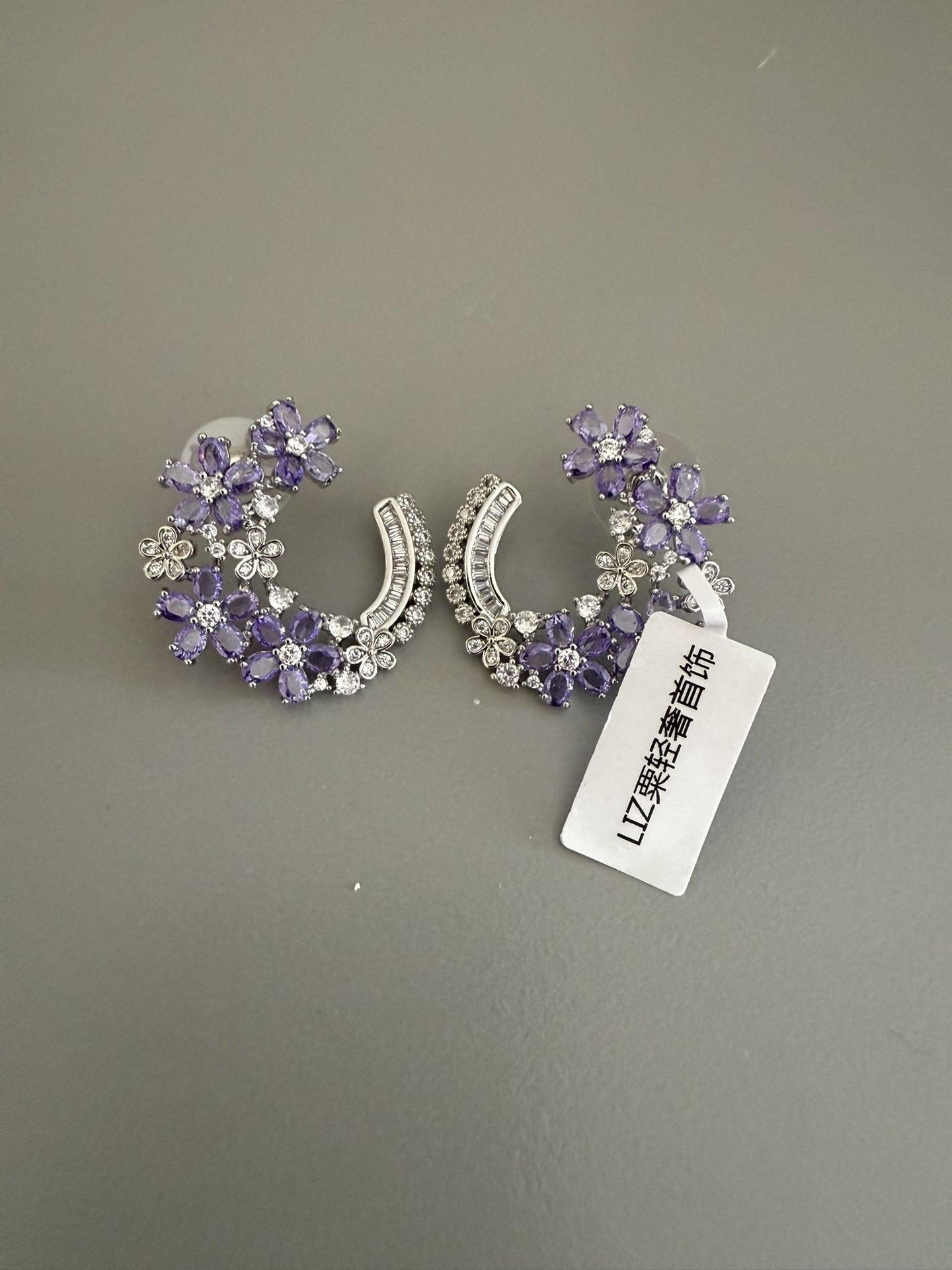 Women’s purple & silver flower Earrings