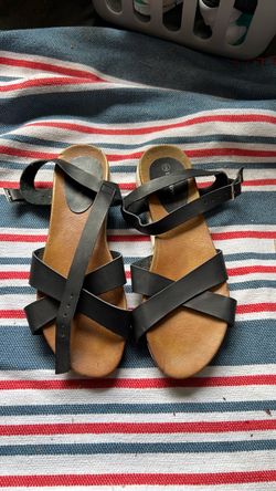 Black Strappy Flat Sandals Size 9