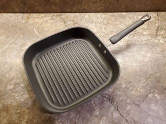 Pampered Chef griddle skillet - BRAND NEW