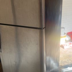 Refrigerator 
