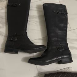 Womans Black Boots