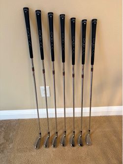 Callaway RAZR-X Golf Clubs - 5-9 iron, PW, AW - Good condition