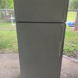 GE Refrigerator 
