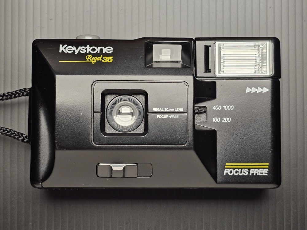 Keystone Regal 35 Reusable Disposable 35mm film camera