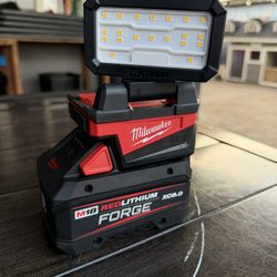 Milwaukee M18 Rover Light