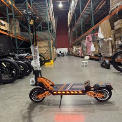Dual-motor high-speed electric scooter