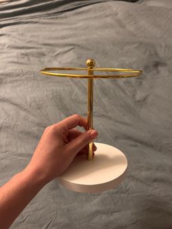 Sunglasses stand