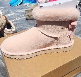UGG- Mini Bailey Bow II Boots Pink Women 8