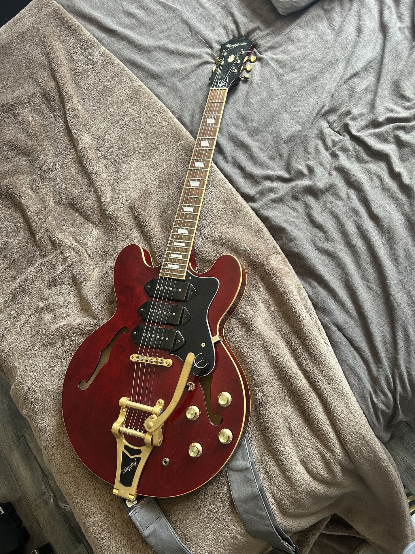 Epiphone Riviera limited edition