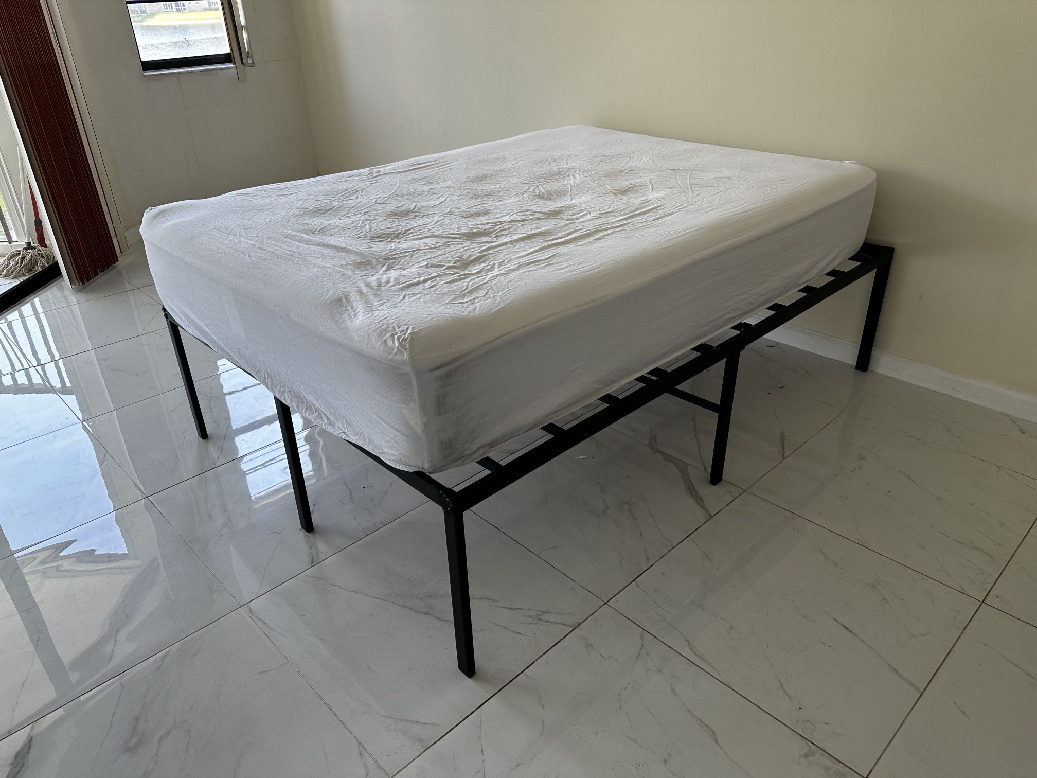 Full size Bed & Frame