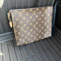 LV Toiletry Bags 