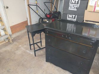 Black 5 Drawer Dresser With Matching Side Table
